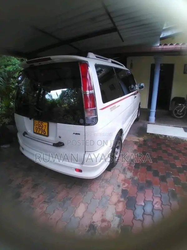 Toyota Toyota 1997 Van (Used)