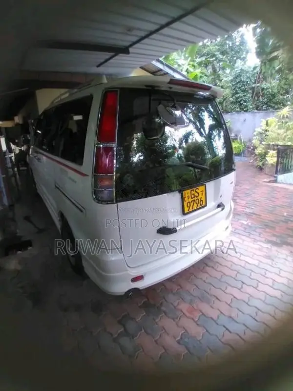 Toyota Toyota 1997 Van (Used)