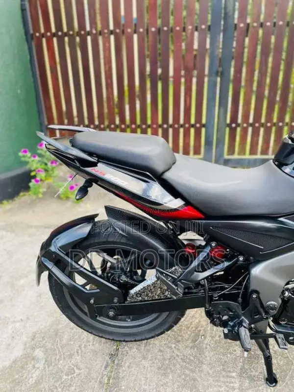 Bajaj Pulsar NS200 2025 Motorbike (Used)
