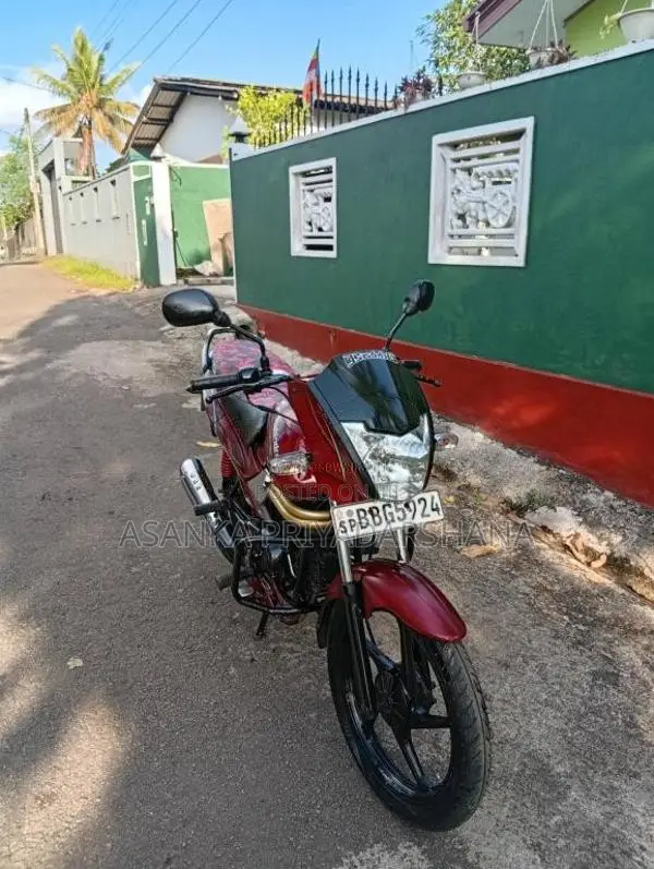 Mahindra Centuro 2015 Motorbike (Used)
