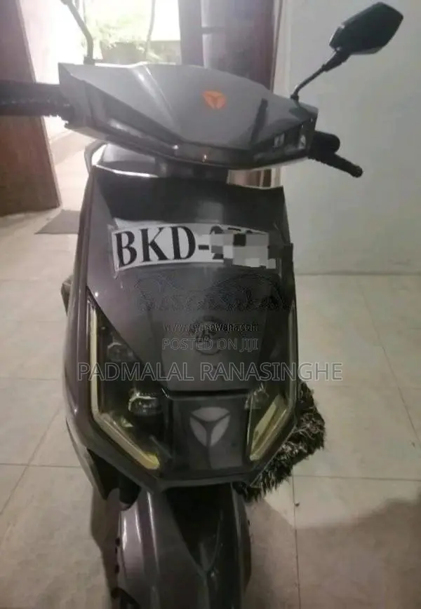Yadea T5 2025 Motorbike (Used)