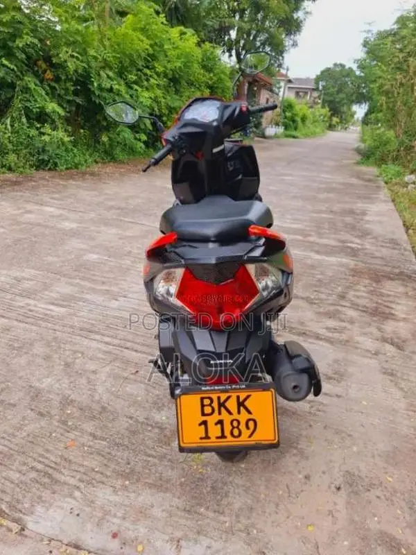 Honda Dio 2025 Motorbike (Used)