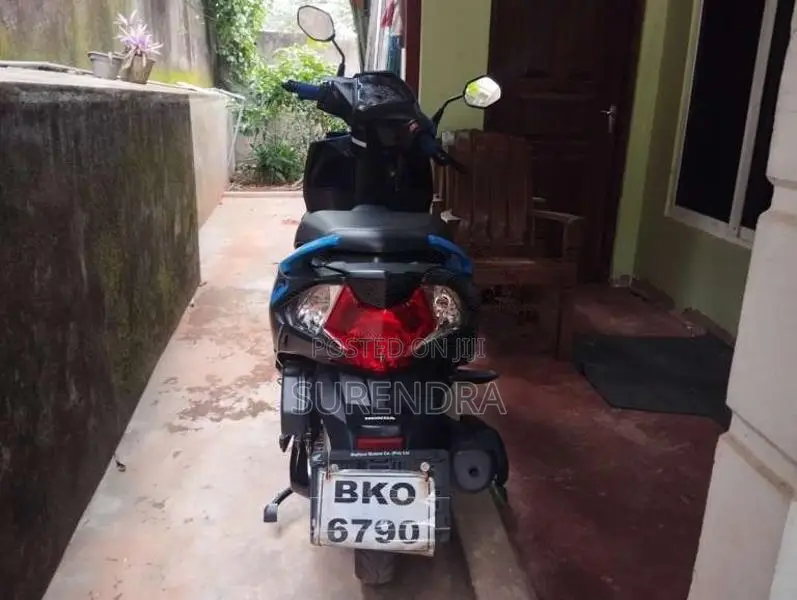 Honda Dio 2025 Motorbike (Used)