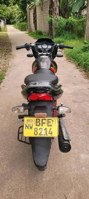 Mahindra 100 2017 Motorbike (Used)