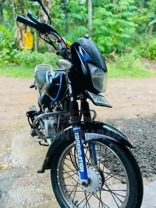 Bajaj CT-100 2015 Motorbike (Used)