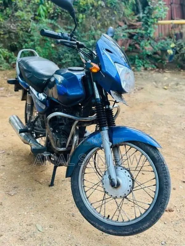 Bajaj Caliber 2004 Motorbike (Used)