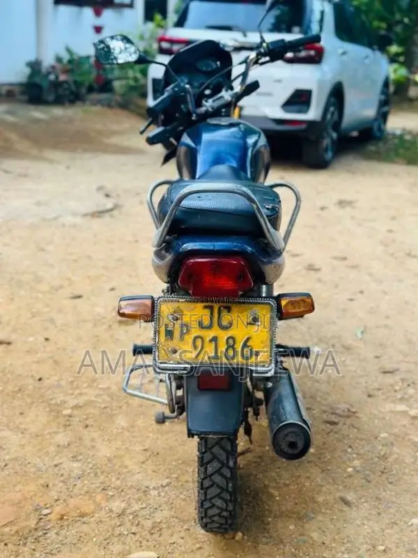 Bajaj Caliber 2004 Motorbike (Used)