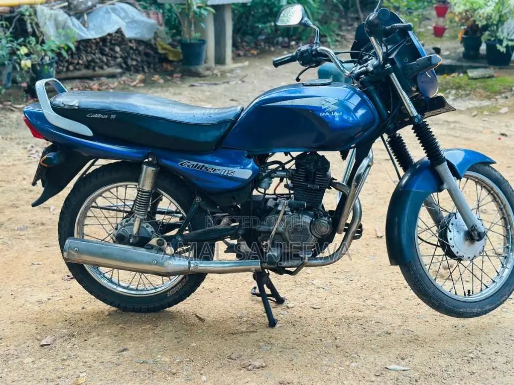 Bajaj Caliber 2004 Motorbike (Used)