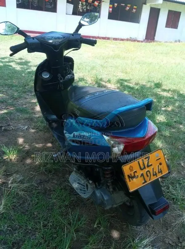 Bajaj Bajaj 2013 Motorbike (Used)