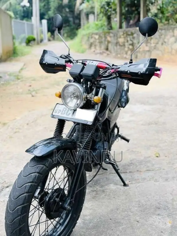 Yamaha TW 2015 Motorbike (Used)