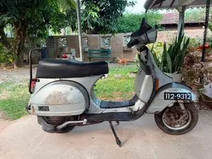 Vespa LML 1990 Motorbike (Used)