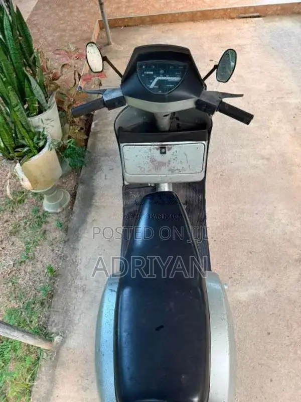 Vespa LML 1990 Motorbike (Used)