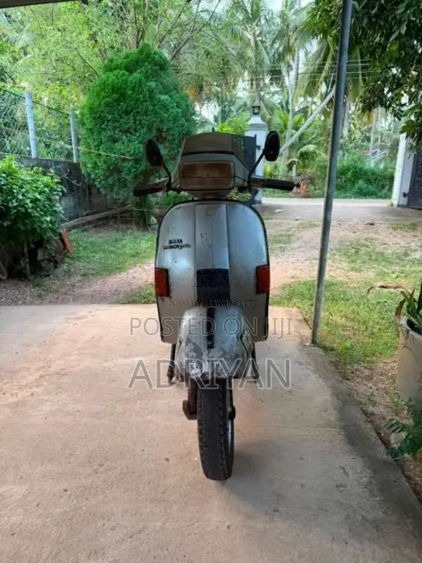 Vespa LML 1990 Motorbike (Used)