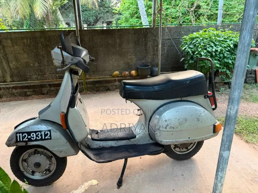 Vespa LML 1990 Motorbike (Used)