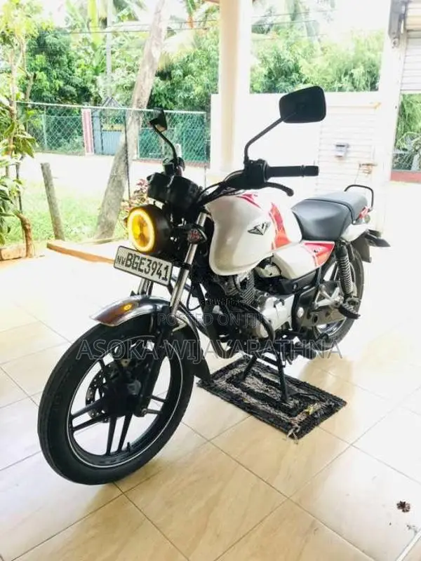 Bajaj V15 2016 Motorbike (Used)