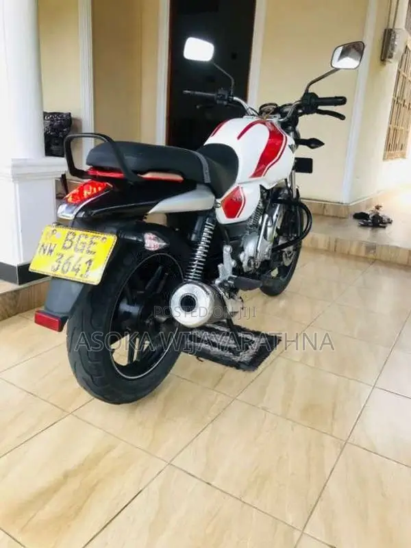 Bajaj V15 2016 Motorbike (Used)