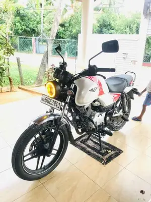 Bajaj V15 2016 Motorbike (Used)