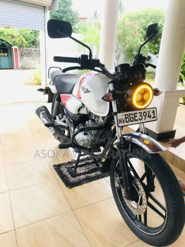 Bajaj V15 2016 Motorbike (Used)