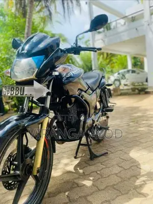 Hero Hunk 2014 Motorbike (Used)