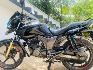 Hero Hunk 2014 Motorbike (Used)
