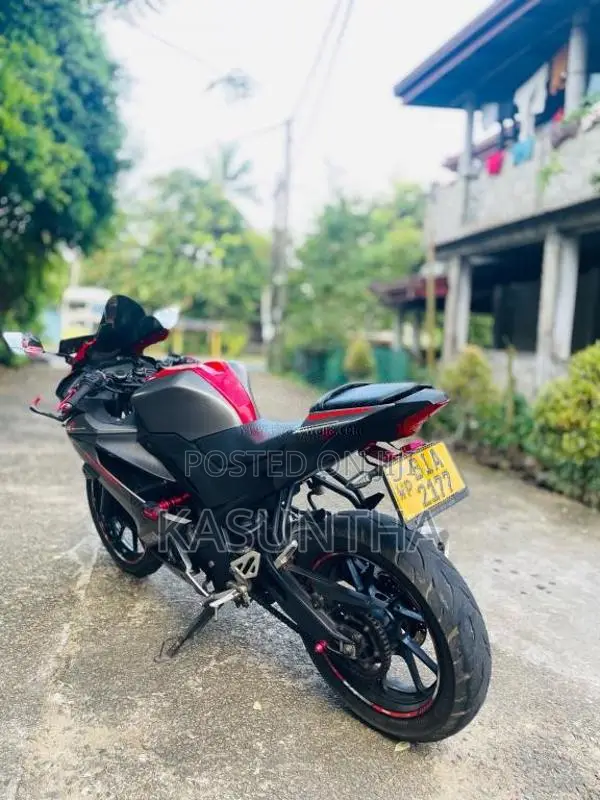 Yamaha R15 2019 Motorbike (Used)