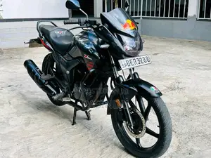 Hero Hunk 2016 Motorbike (Used)