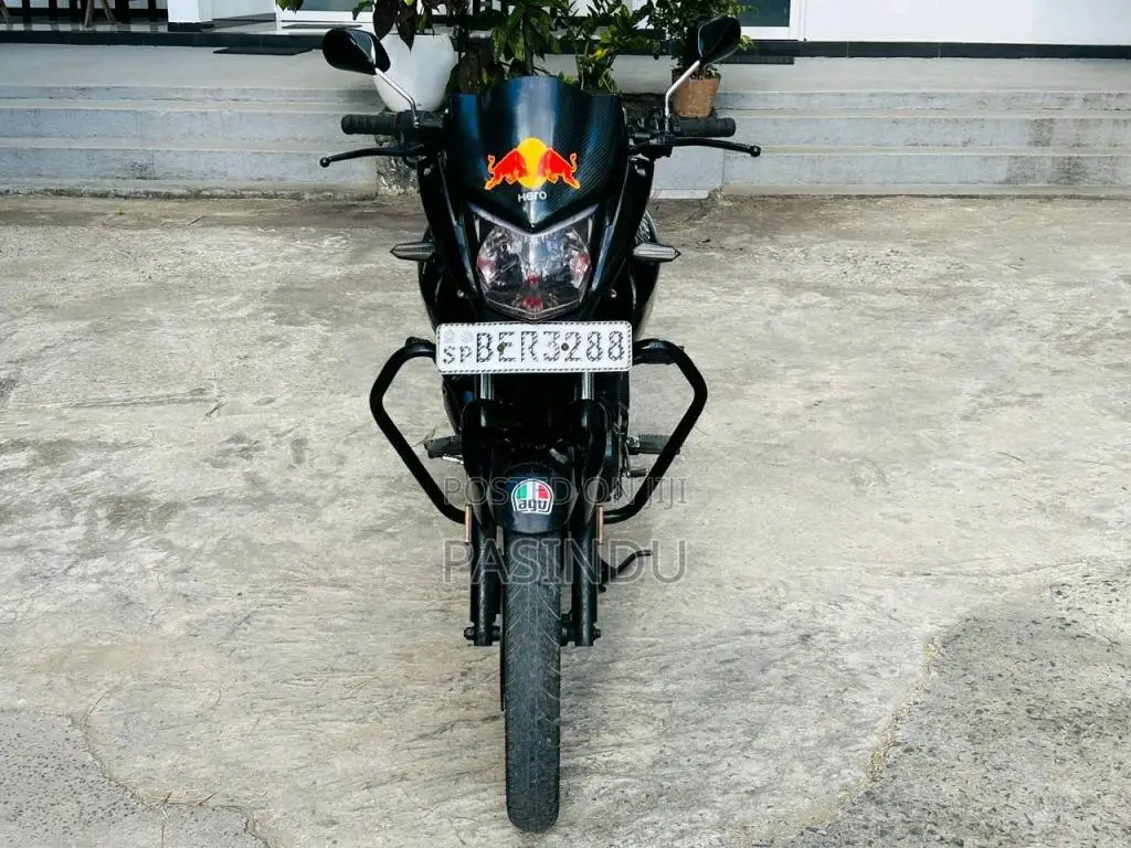 Hero Hunk 2016 Motorbike (Used)