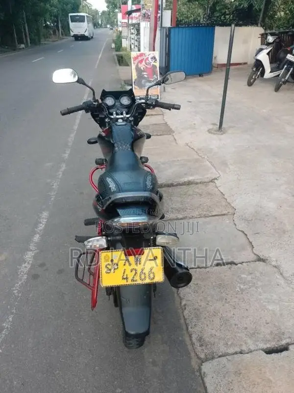 Bajaj Discover 2012 Motorbike (Used)