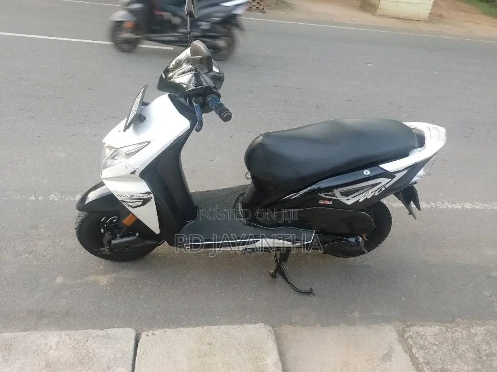 Honda Dio 2015 Motorbike (Used)