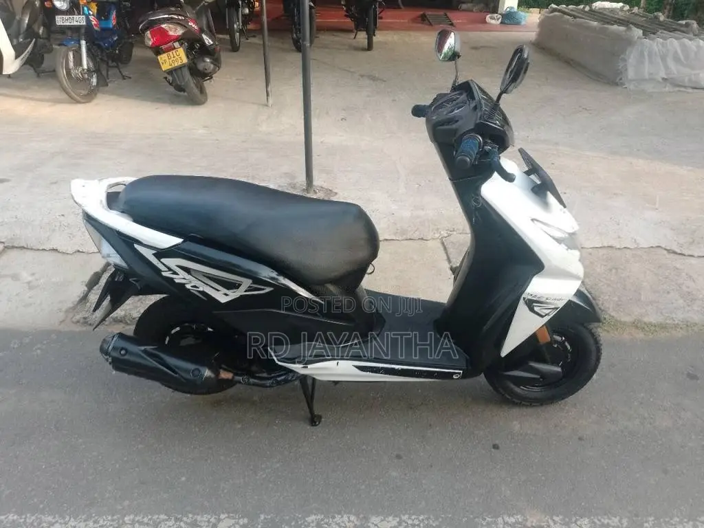 Honda Dio 2015 Motorbike (Used)