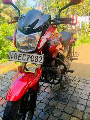 Hero Hunk 2016 Motorbike (Used)