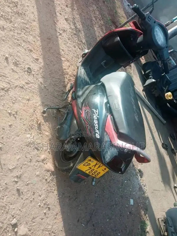 Hero Pleasure 2012 Motorbike (Used)