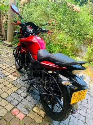 Hero Hunk 2016 Motorbike (Used)
