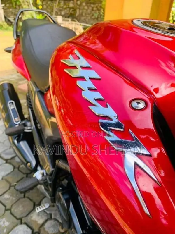 Hero Hunk 2016 Motorbike (Used)