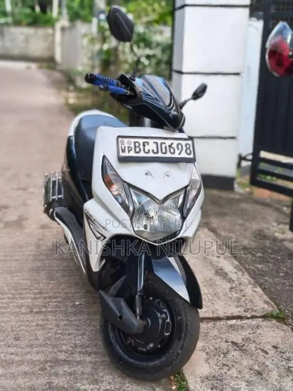 Honda Dio 2015 Motorbike (Used)