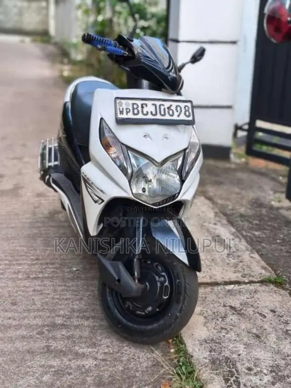 Honda Dio 2015 Motorbike (Used)