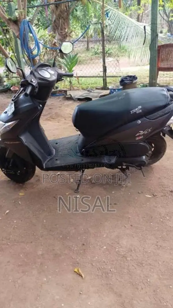 Honda Dio 2013 Motorbike (Used)