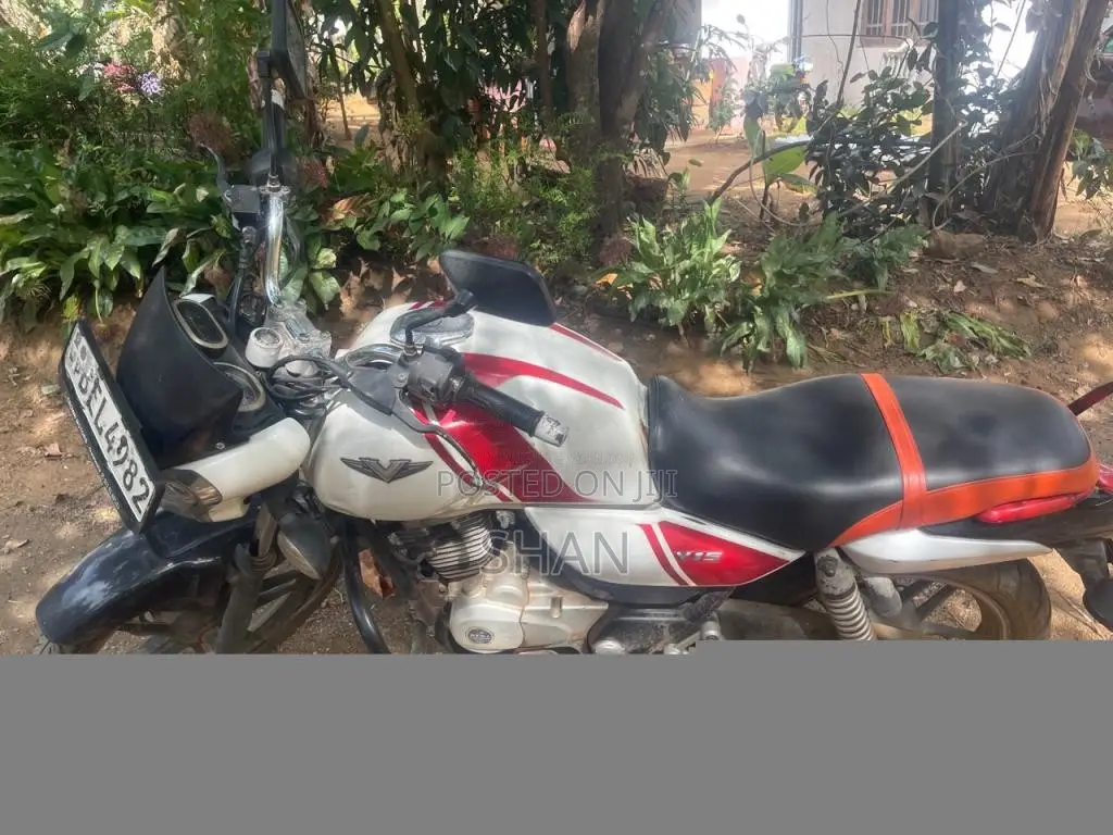 Bajaj V15 2016 Motorbike (Used)