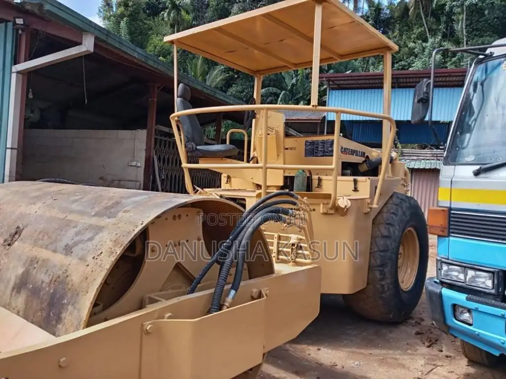 CAT Caterpillar 2000 Heavy-Duty (Used)