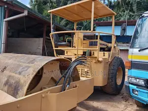 CAT Caterpillar 2000 Heavy-Duty (Used)