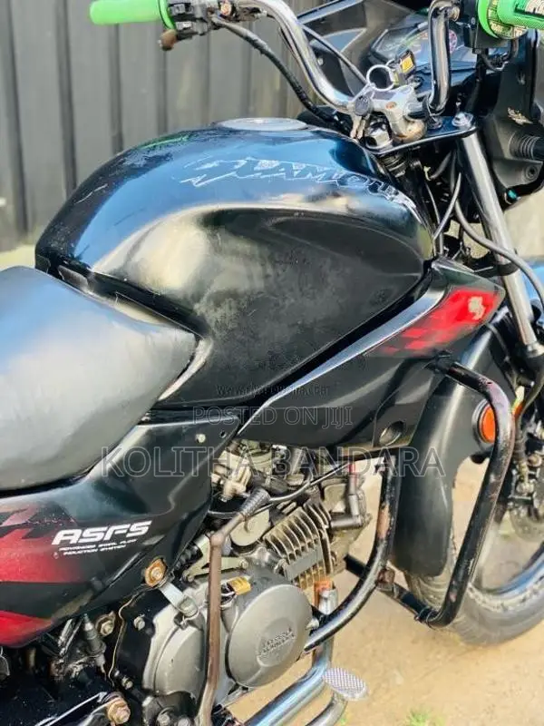 Hero-Honda Glamour 2011 Motorbike (Used)
