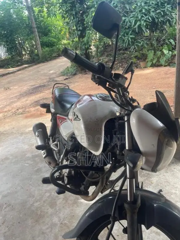 Bajaj V15 2016 Motorbike (Used)