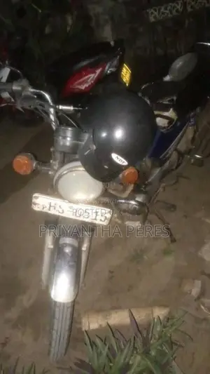 Bajaj Boxer 2001 Motorbike (Used)