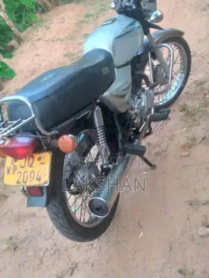 Bajaj Boxer 2006 Motorbike (Used)