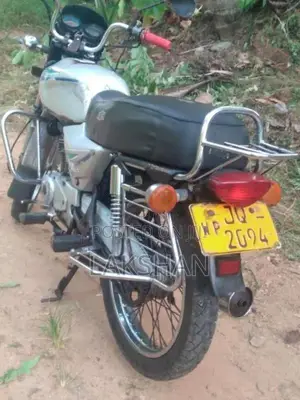 Bajaj Boxer 2006 Motorbike (Used)