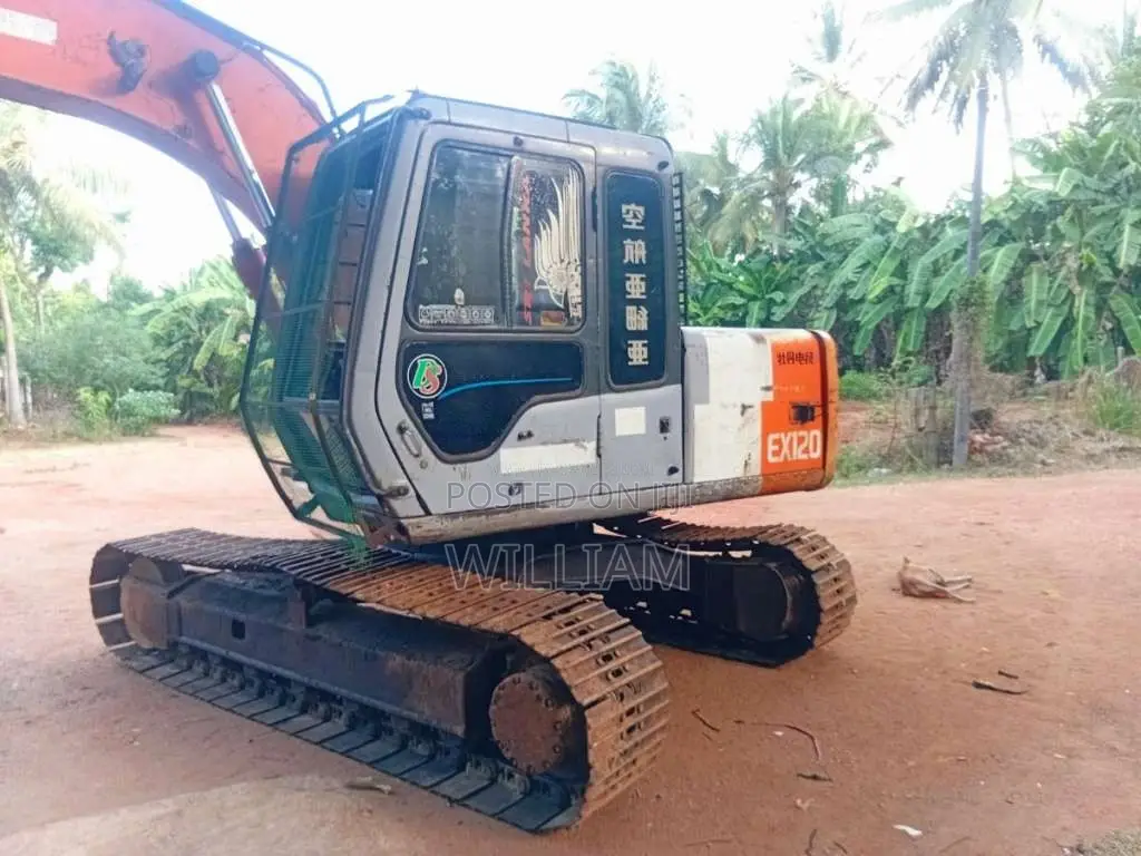 Hitachi Excavator EX 120-2 2001 Heavy-Duty (Used)