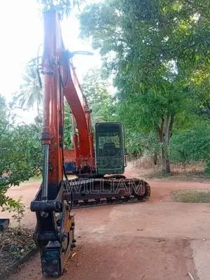 Hitachi Excavator EX 120-2 2001 Heavy-Duty (Used)