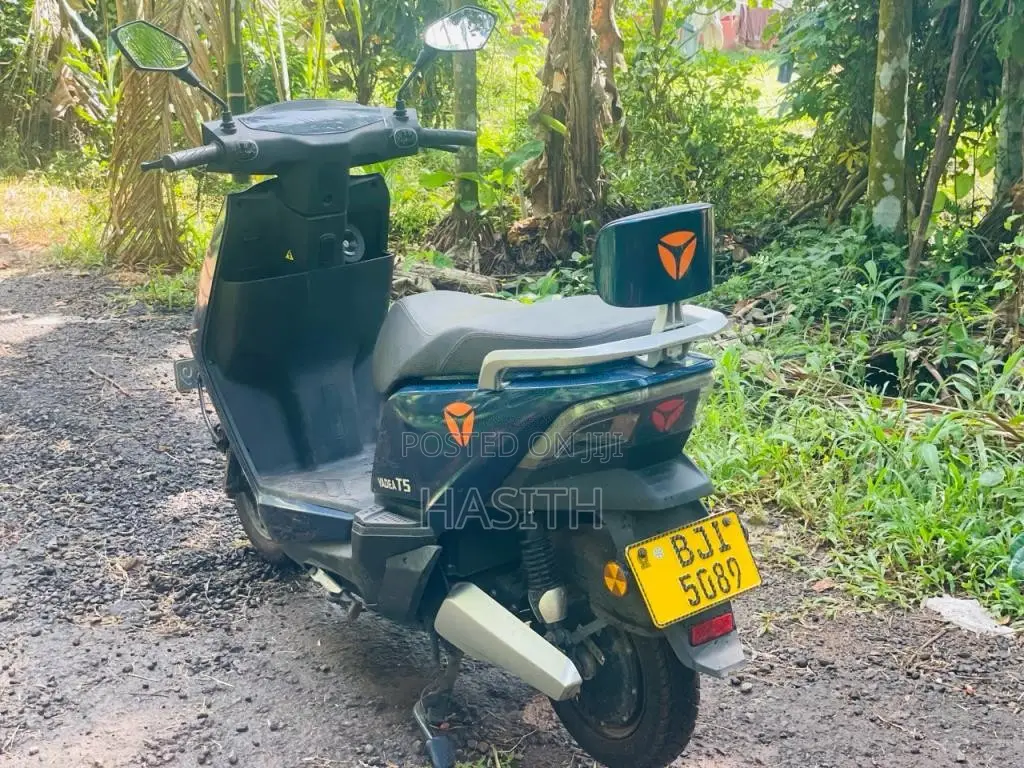 Yadea T5 2024 Motorbike (Used)