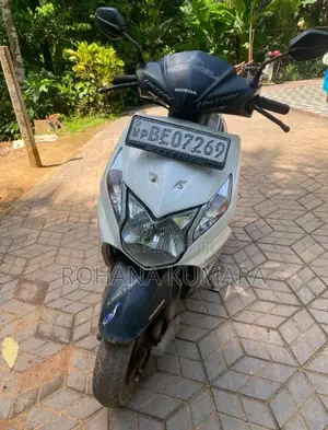 Honda Dio 2016 Motorbike (Used)