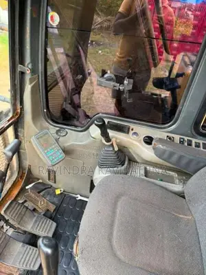 Komatsu 120-6 2010 Heavy-Duty (Used)